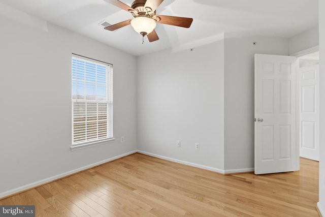 4477-B BEACON GROVE CIR, Fairfax, VA 22033