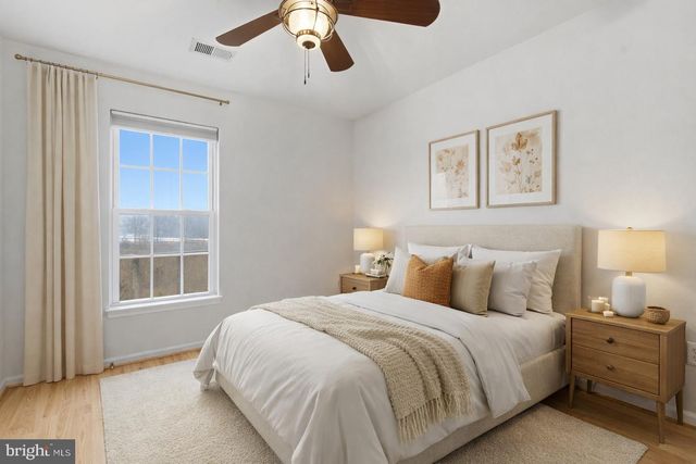 4477-B BEACON GROVE CIR, Fairfax, VA 22033