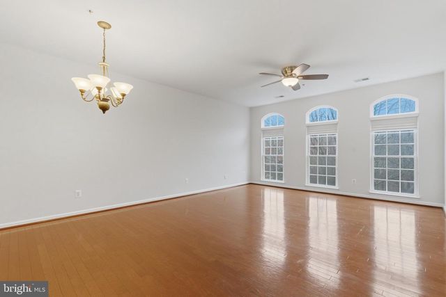 4477-B BEACON GROVE CIR, Fairfax, VA 22033