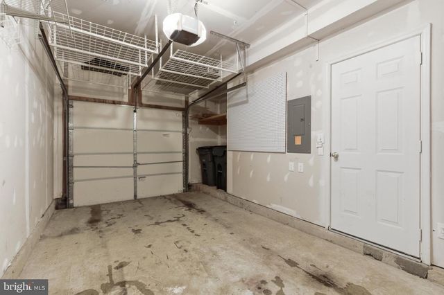 4477-B BEACON GROVE CIR, Fairfax, VA 22033