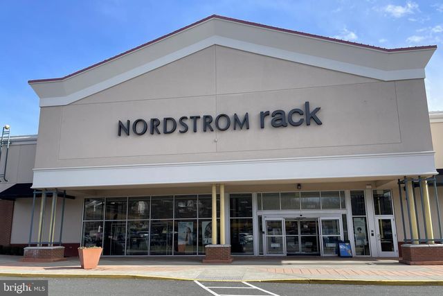 4477-B BEACON GROVE CIR, Fairfax, VA 22033