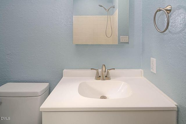 713 Sharpe Road, Burlington, NC 27217