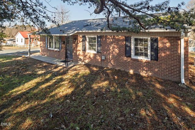 713 Sharpe Road, Burlington, NC 27217