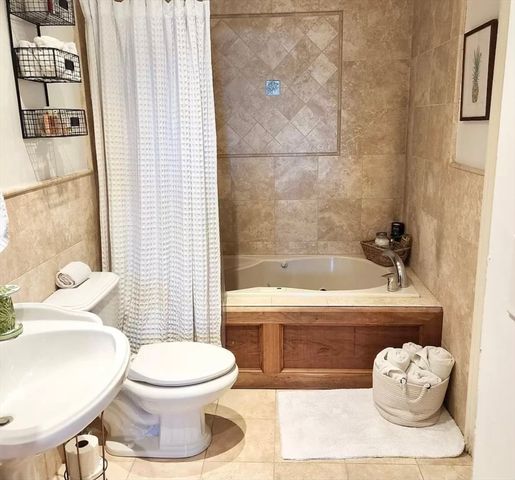 166 Quincy Shore Drive 119, Quincy, MA 02171