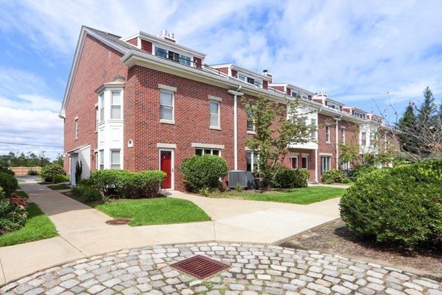 166 Quincy Shore Drive 119, Quincy, MA 02171