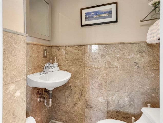 166 Quincy Shore Drive 119, Quincy, MA 02171