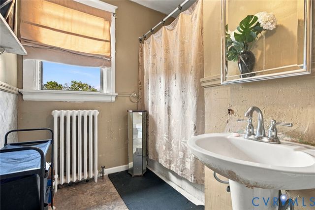 1110 Fourqurean Ln, Richmond, VA 23222