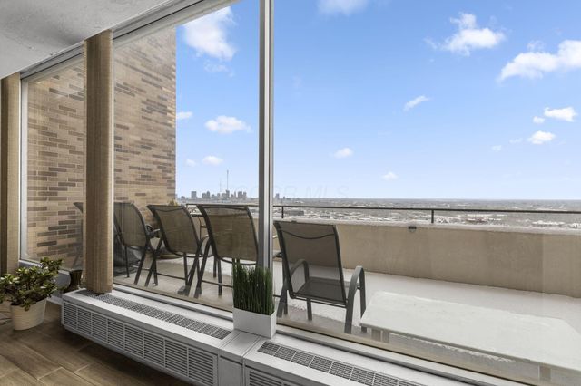 1000 Urlin Avenue, 2007, Columbus, OH 43212