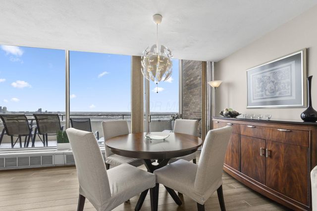 1000 Urlin Avenue, 2007, Columbus, OH 43212