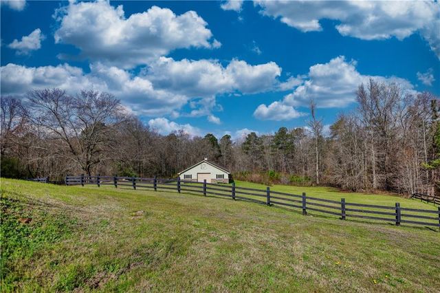 110 Brookview Place, Oxford, GA 30054