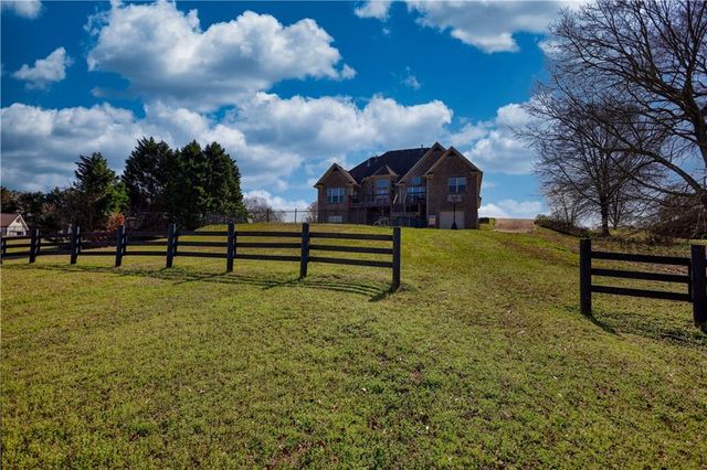 110 Brookview Place, Oxford, GA 30054