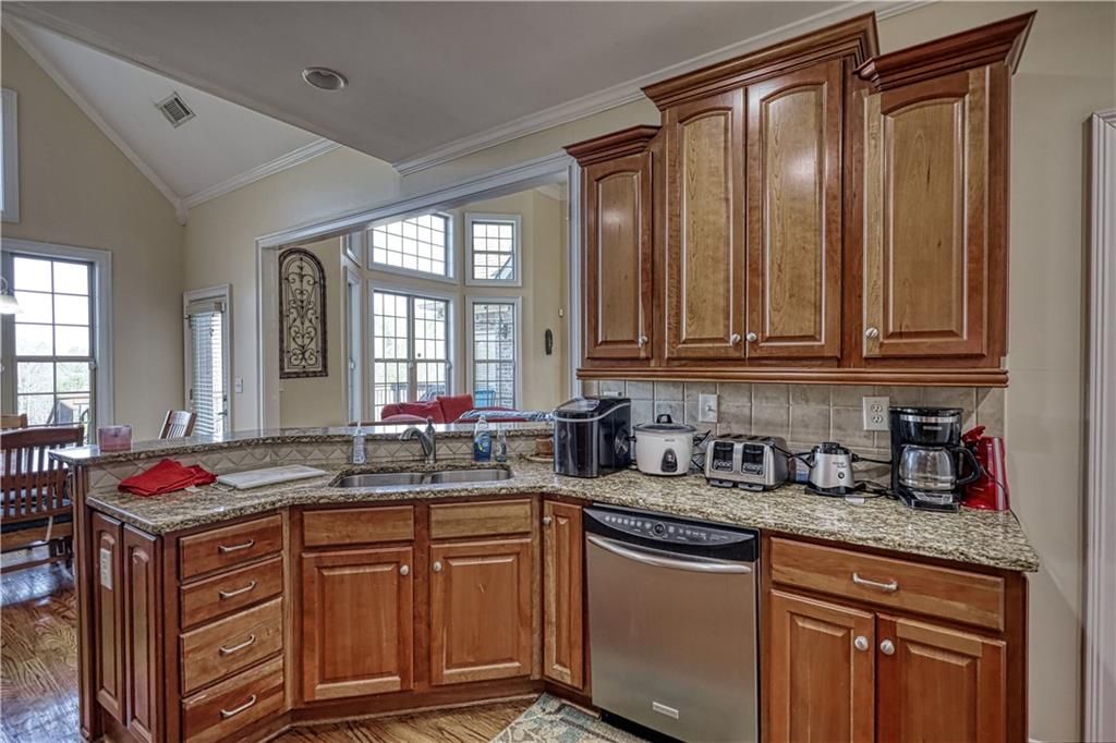 Image 15 of property listing at 110 Brookview Place, Oxford, GA 30054