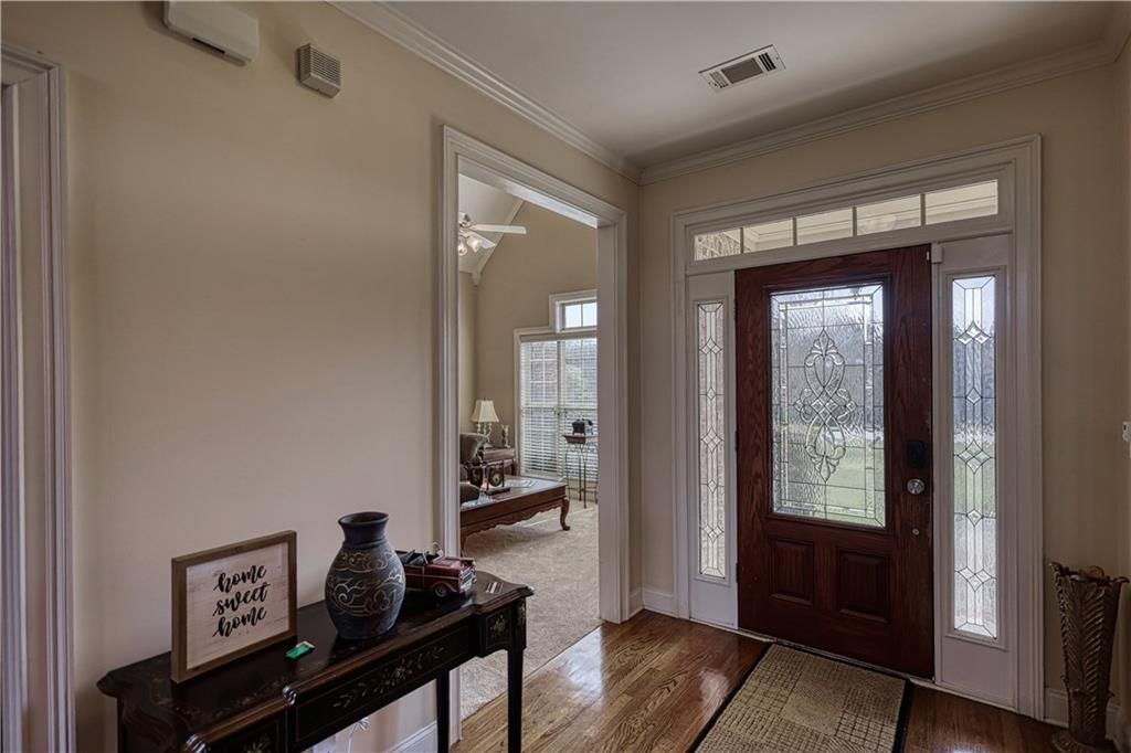 Image 3 of property listing at 110 Brookview Place, Oxford, GA 30054