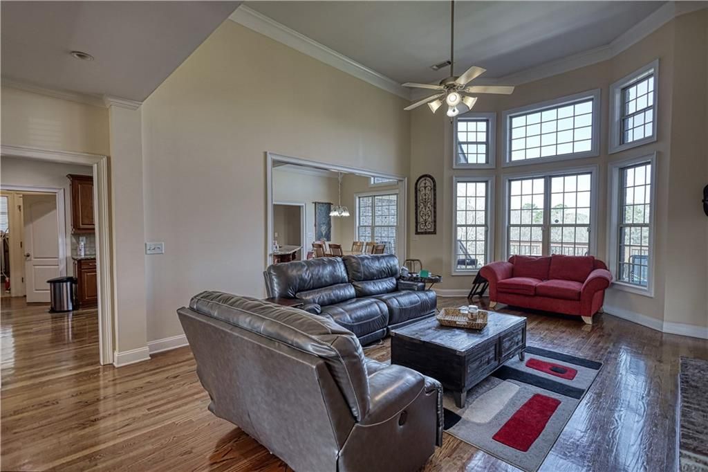 Image 7 of property listing at 110 Brookview Place, Oxford, GA 30054