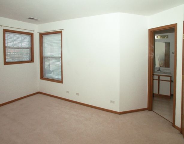 1062 Sheridan Circle, Naperville, IL 60563