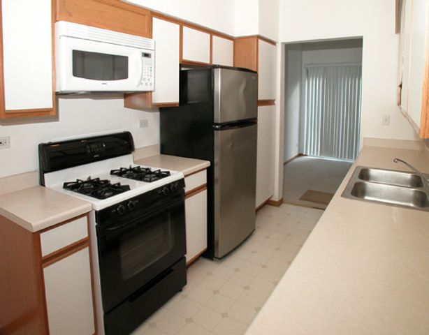 1062 Sheridan Circle, Naperville, IL 60563