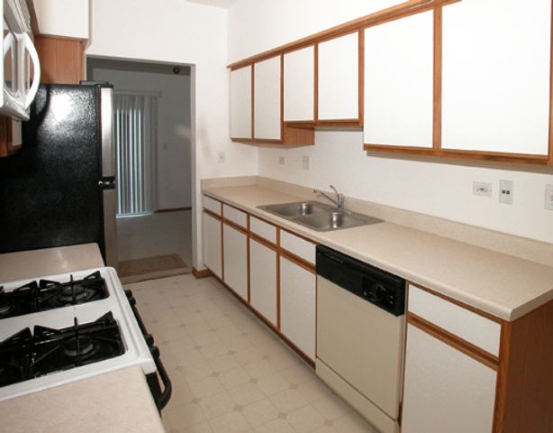 1062 Sheridan Circle, Naperville, IL 60563