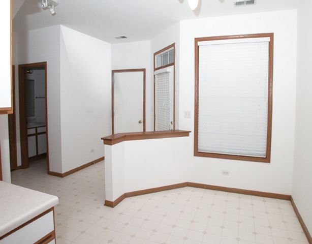 1062 Sheridan Circle, Naperville, IL 60563