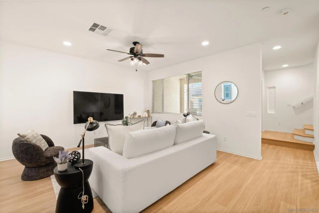 1118 Via Lucero, Oceanside, CA 92056