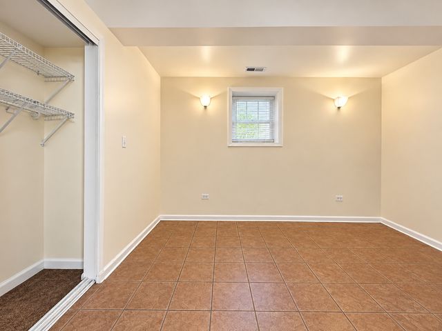 1229 N Austin Boulevard 1, Chicago, IL 60651
