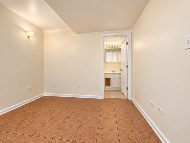 1229 N Austin Boulevard 1, Chicago, IL 60651