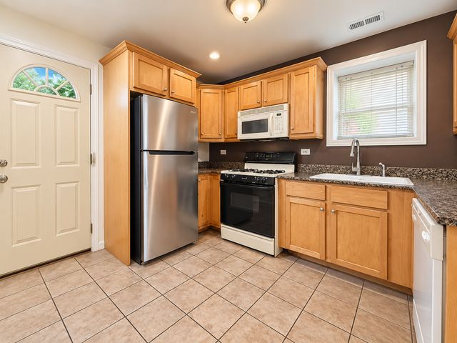 1229 N Austin Boulevard 1, Chicago, IL 60651