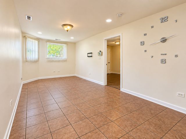1229 N Austin Boulevard 1, Chicago, IL 60651