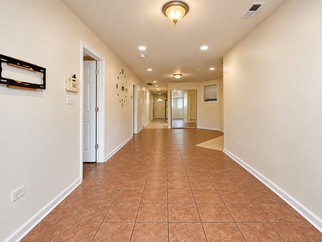 1229 N Austin Boulevard 1, Chicago, IL 60651