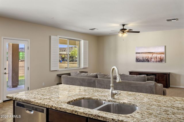 40712 N 3rd Avenue, Phoenix, AZ 85086