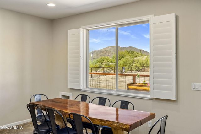 40712 N 3rd Avenue, Phoenix, AZ 85086