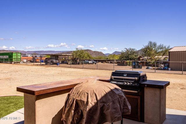 40712 N 3rd Avenue, Phoenix, AZ 85086