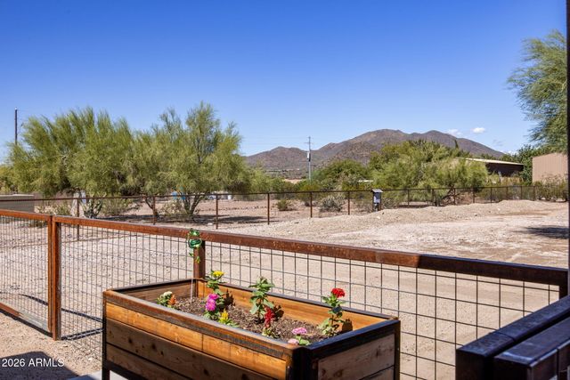 40712 N 3rd Avenue, Phoenix, AZ 85086