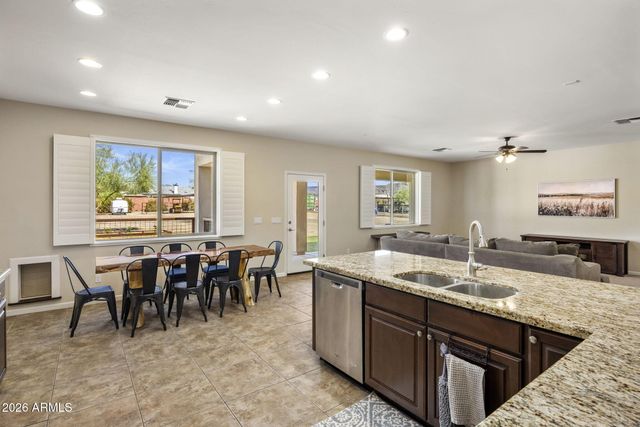 40712 N 3rd Avenue, Phoenix, AZ 85086