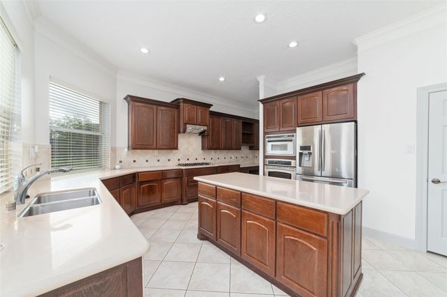 3505 Parkside Drive, Pearland, TX 77584