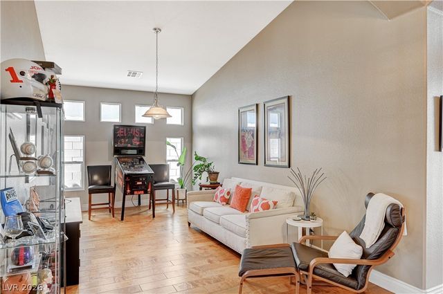 5669 Victoria Regina Avenue, Las Vegas, NV 89139