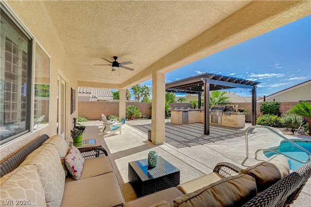 5669 Victoria Regina Avenue, Las Vegas, NV 89139