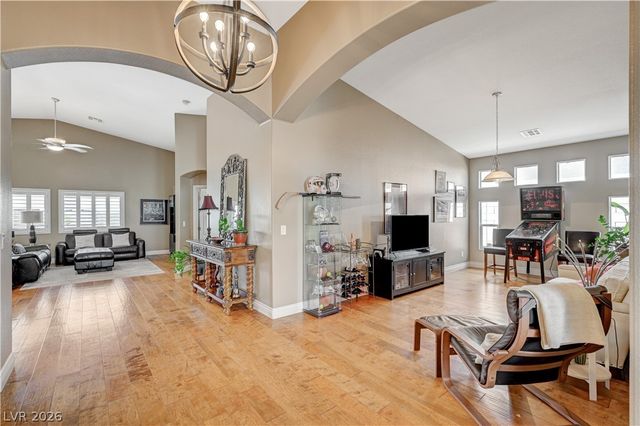 5669 Victoria Regina Avenue, Las Vegas, NV 89139