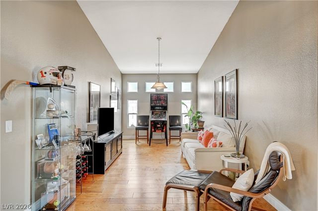 5669 Victoria Regina Avenue, Las Vegas, NV 89139