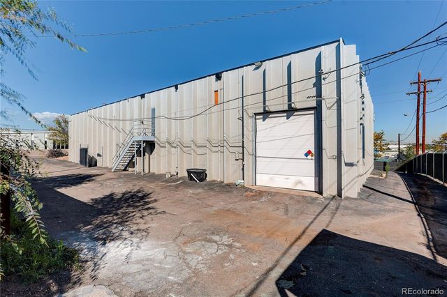 2700 S Shoshone Street, Englewood, CO 80110