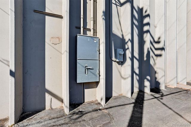 2700 S Shoshone Street, Englewood, CO 80110