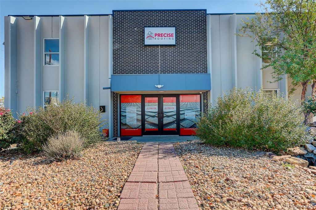 2700 S Shoshone Street, Englewood, CO 80110