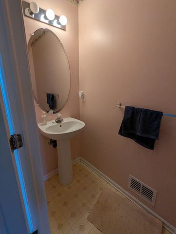 4 TETHER CIR, Woodbury, NJ 08096