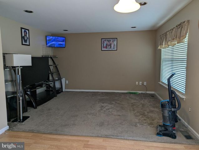 4 TETHER CIR, Woodbury, NJ 08096