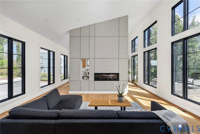 7301 Riverside Dr, Richmond, VA 23225