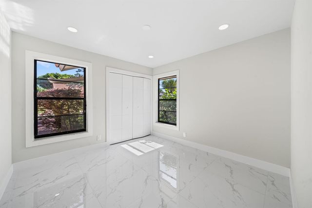 6371 Kings Gate Circle, Delray Beach, FL 33484