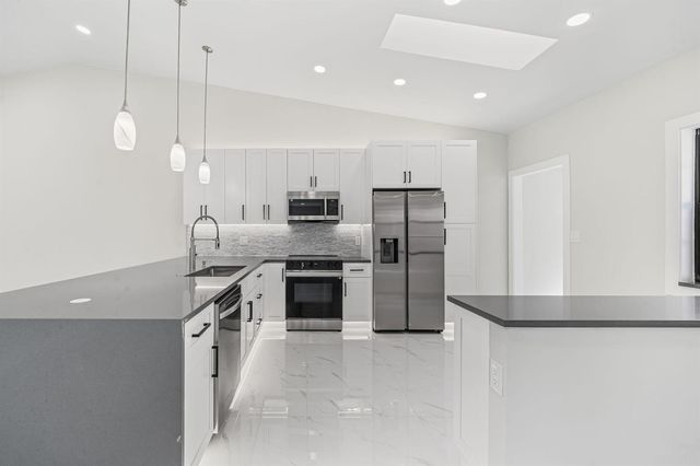 6371 Kings Gate Circle, Delray Beach, FL 33484