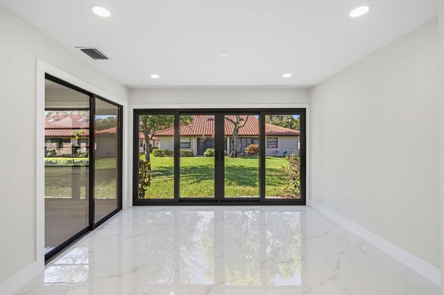 6371 Kings Gate Circle, Delray Beach, FL 33484