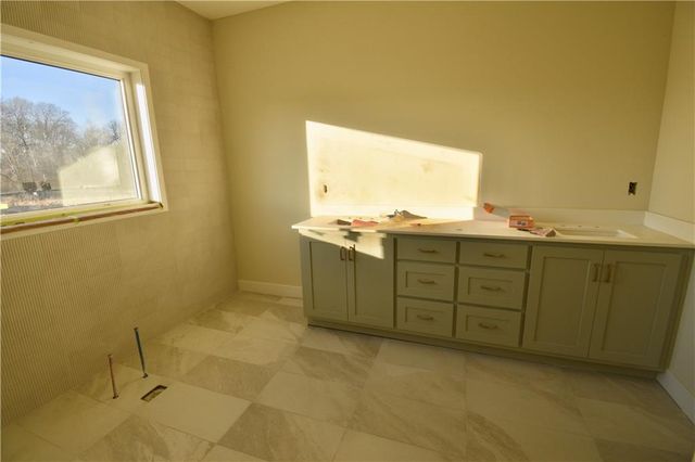 8364 NE 77TH Terrace, Kansas City, MO 64158