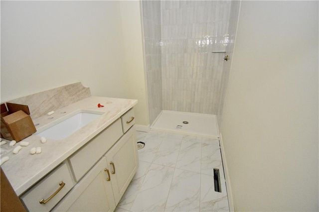 8364 NE 77TH Terrace, Kansas City, MO 64158