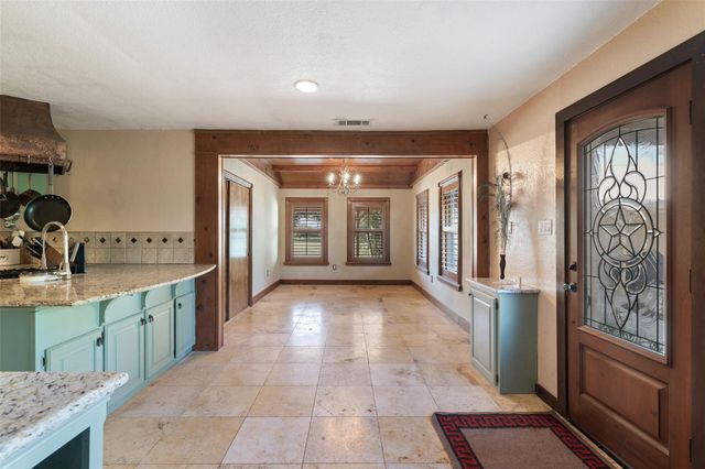 2501 LONE MAN MOUNTAIN RD, Wimberley, TX 78676